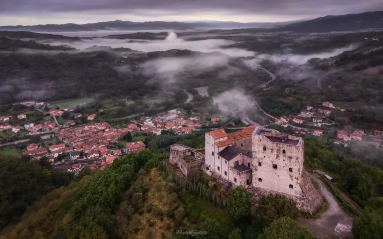 Castello dell'Aquila 2