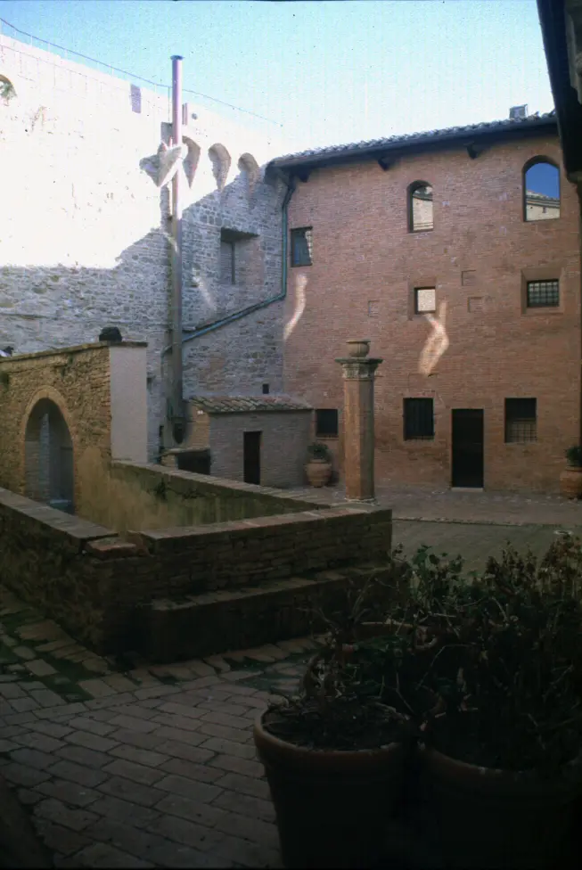 Castello di S.Giovanni d'Asso 7