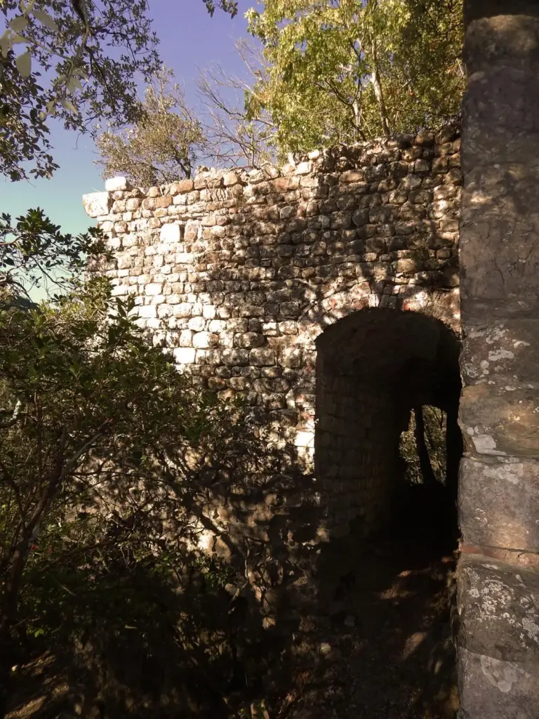 Castello dei Vescovi (Rocca di Berignone) 10