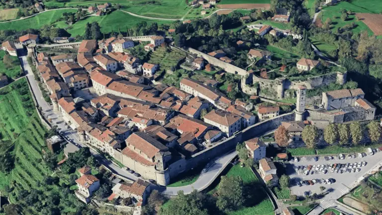 Rocca e Mura di Castiglione di Garfagnana 1