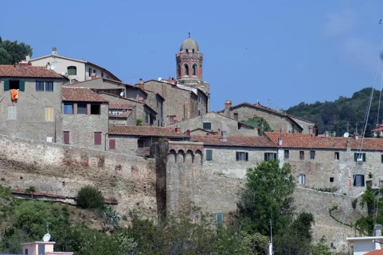 Castello e Mura di Castiglione della Pescaia 6