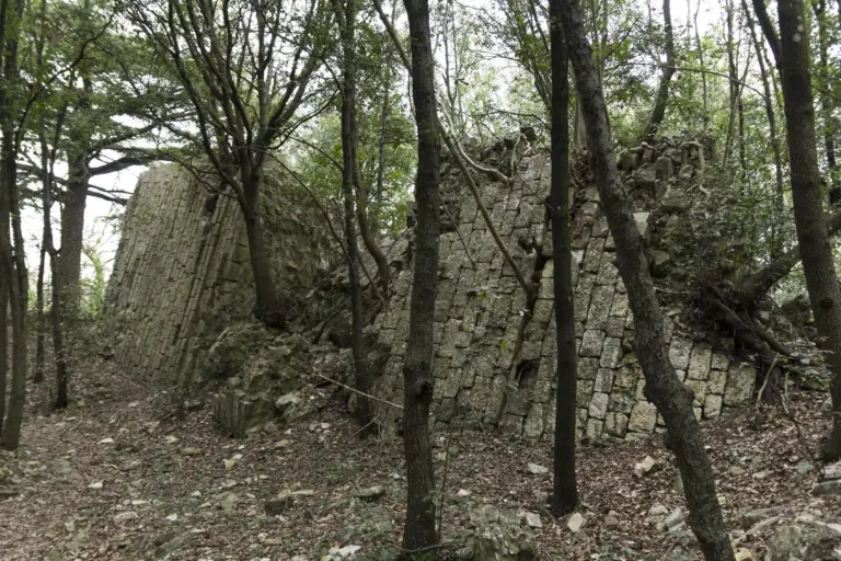 Castello di Cerreto Ciampoli 8
