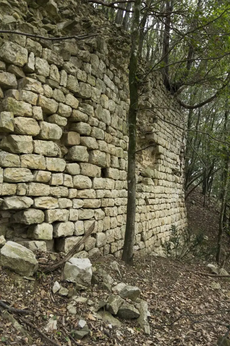 Castello di Cerreto Ciampoli 9