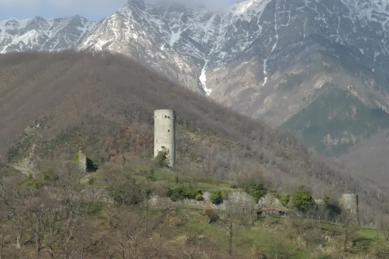 Castello di Comano 1