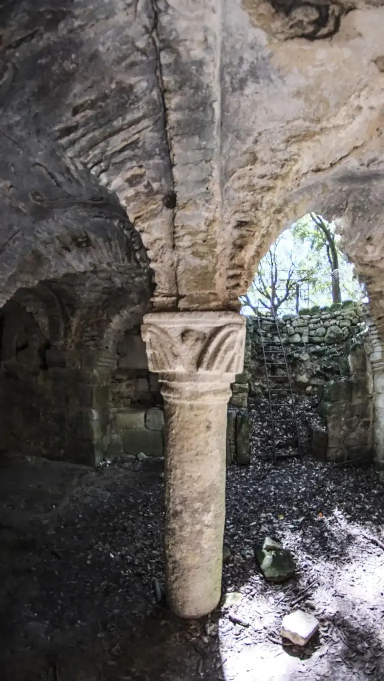 Cripta di Giugnano - Abbazia di San Salvatore 18