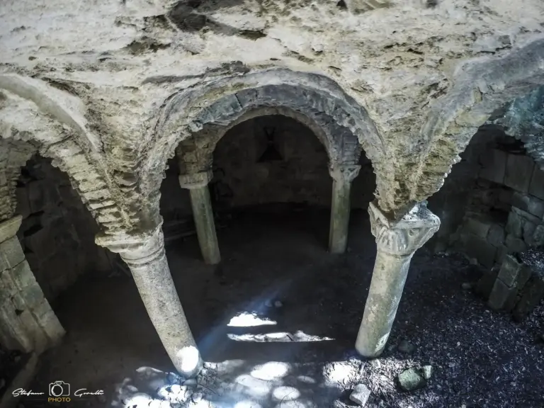 Cripta di Giugnano - Abbazia di San Salvatore 13
