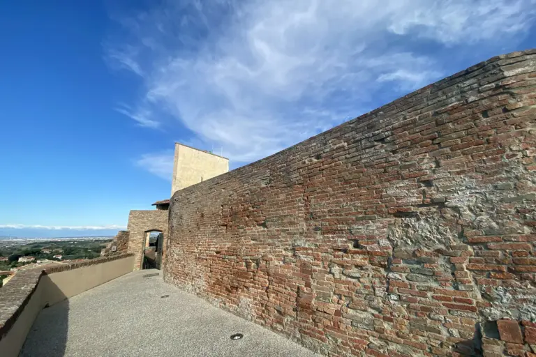 Castello dei Vicari - Lari 9