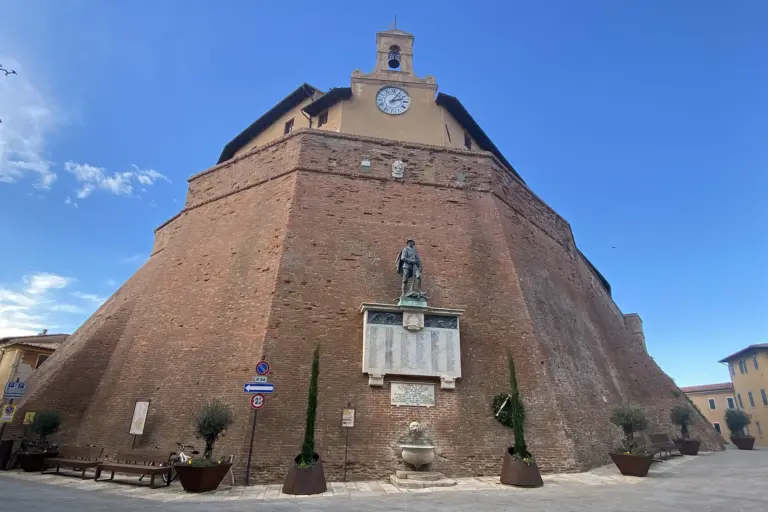 Castello dei Vicari - Lari 10