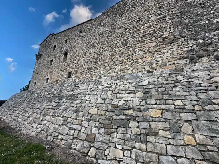 Castello di Monteluco a Lecchi 12