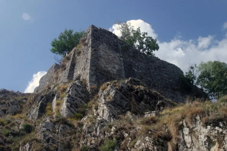 Rocca di Lucchio 2