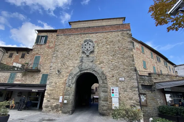 Lucignano - Rocca Senese e Mura 1
