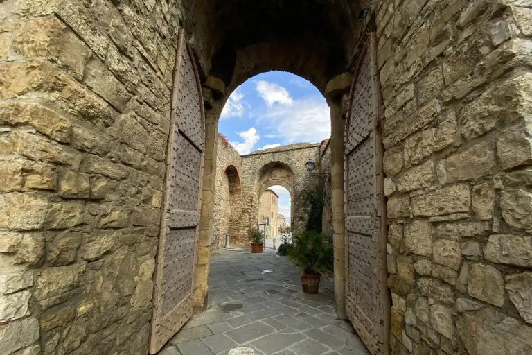 Lucignano - Rocca Senese e Mura 11