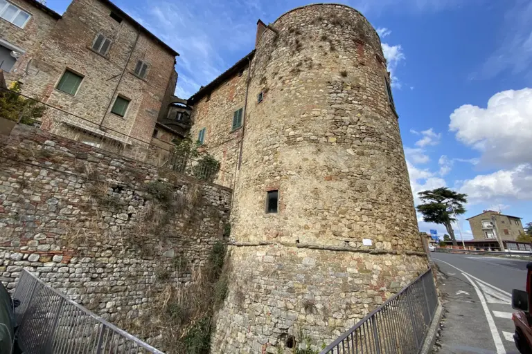 Lucignano - Rocca Senese e Mura 13