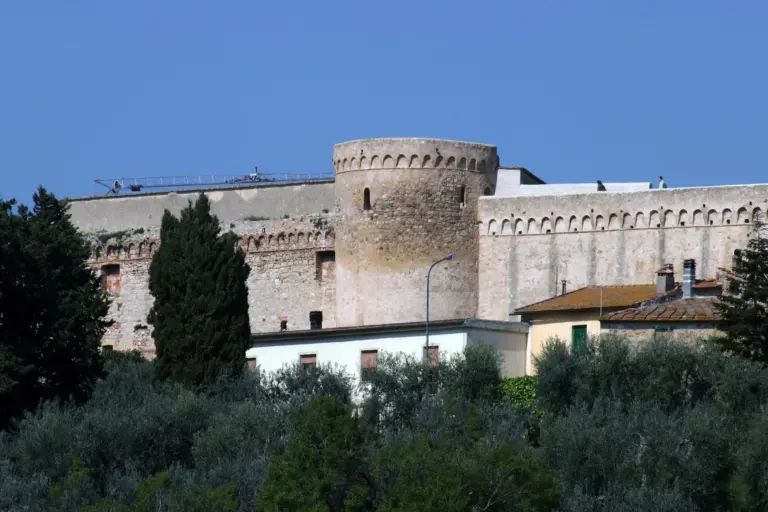 Mura di Magliano in Toscana 2