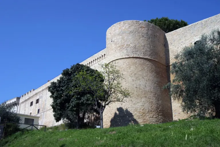 Mura di Magliano in Toscana 5