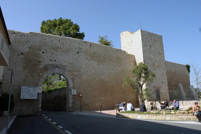 Mura di Magliano in Toscana 7