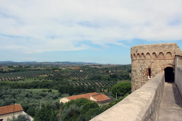 Mura di Magliano in Toscana 12