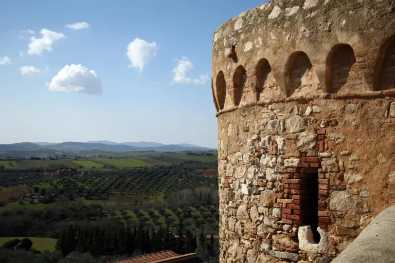 Mura di Magliano in Toscana 13