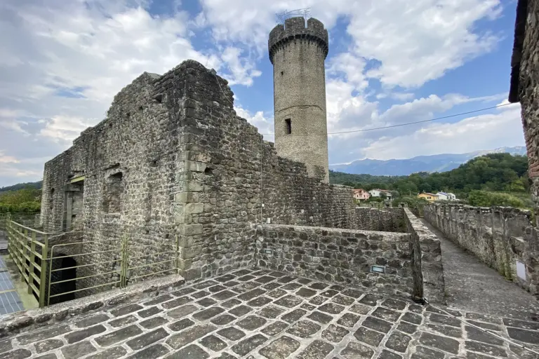 Castello Malaspina di Malgrate 3