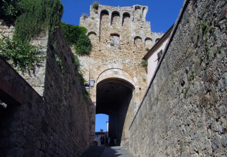 Fortezza Senese e Mura di Massa Marittima 3