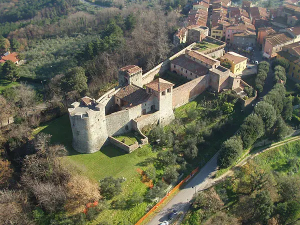 Rocca del Cerruglio e Mura di Montecarlo 1
