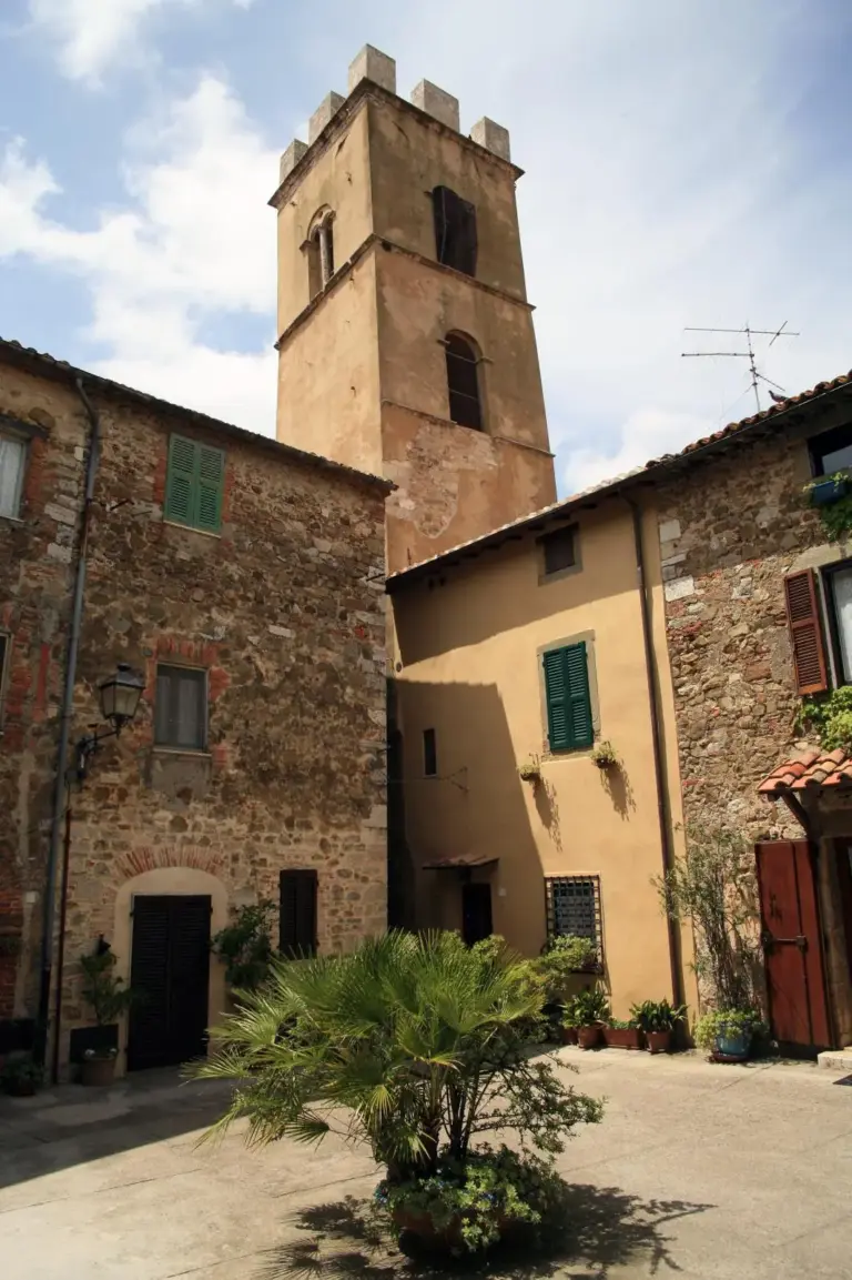 Montemerano - Castello e Mura 22