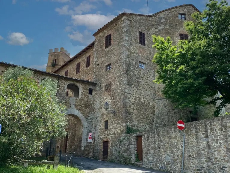 Montemerano - Castello e Mura 1