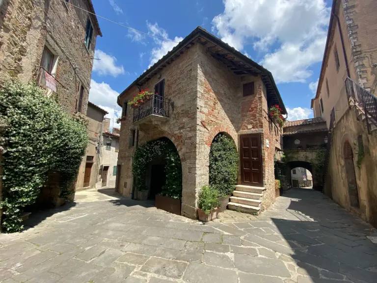 Montemerano - Castello e Mura 7