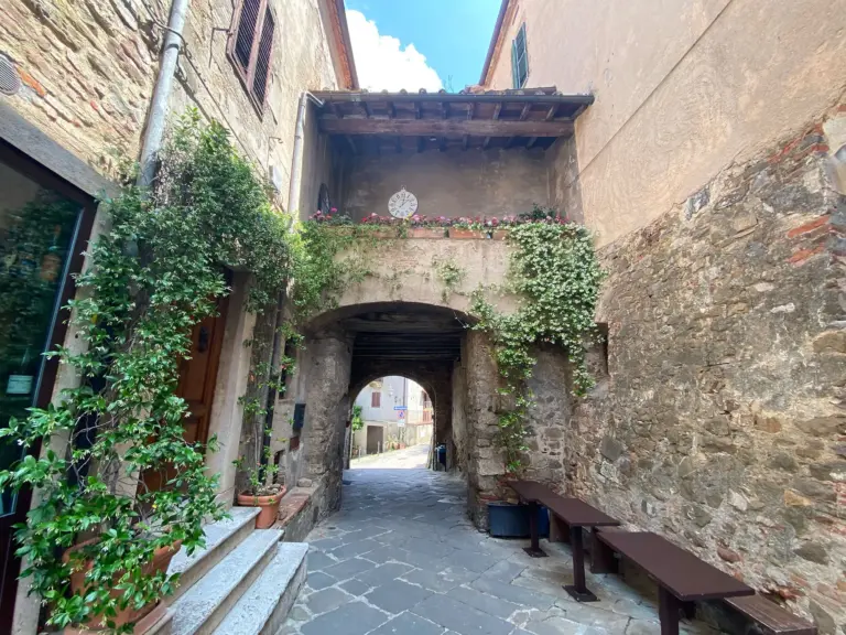 Montemerano - Castello e Mura 6