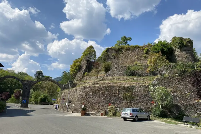 Mulazzo - Castello Malaspina e Torre di Dante 1