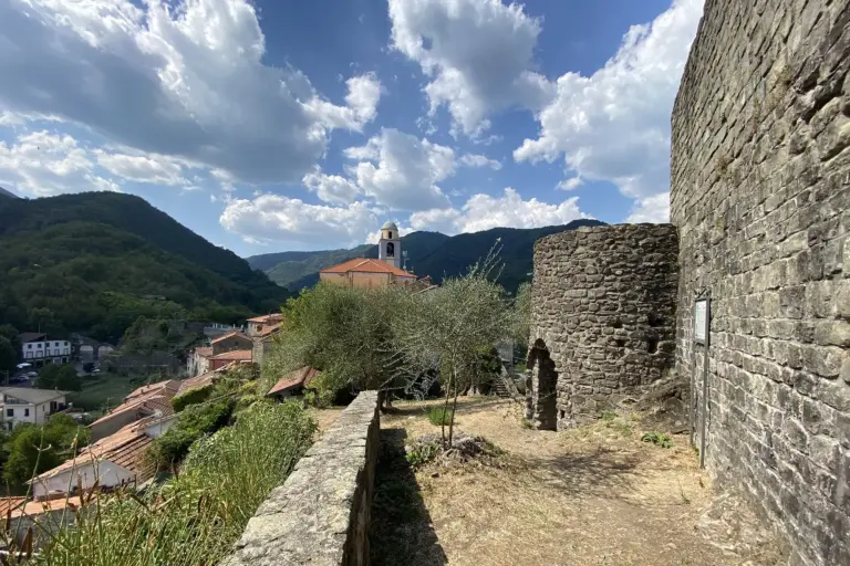 Mulazzo - Castello Malaspina e Torre di Dante 6