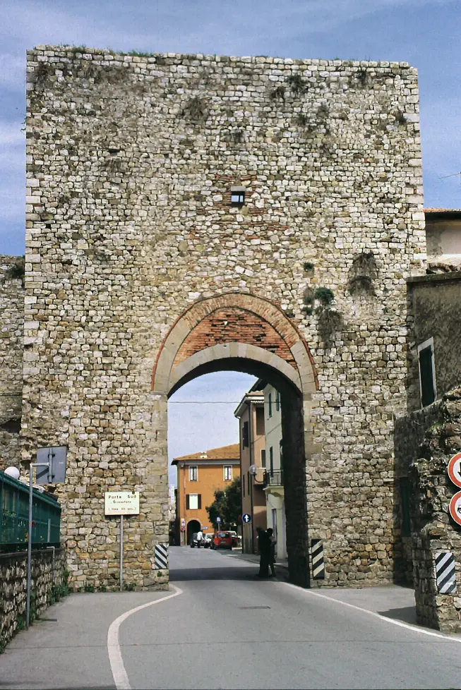 Mura e Cassero Senese - Paganico 9