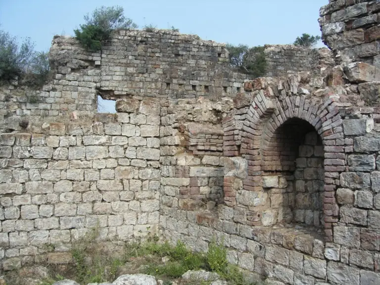 Castel Pietra 16