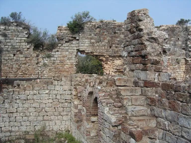 Castel Pietra 19