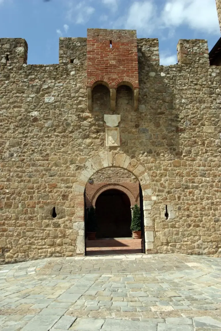 Castello di Poggio alle Mura - Castello Banfi 4