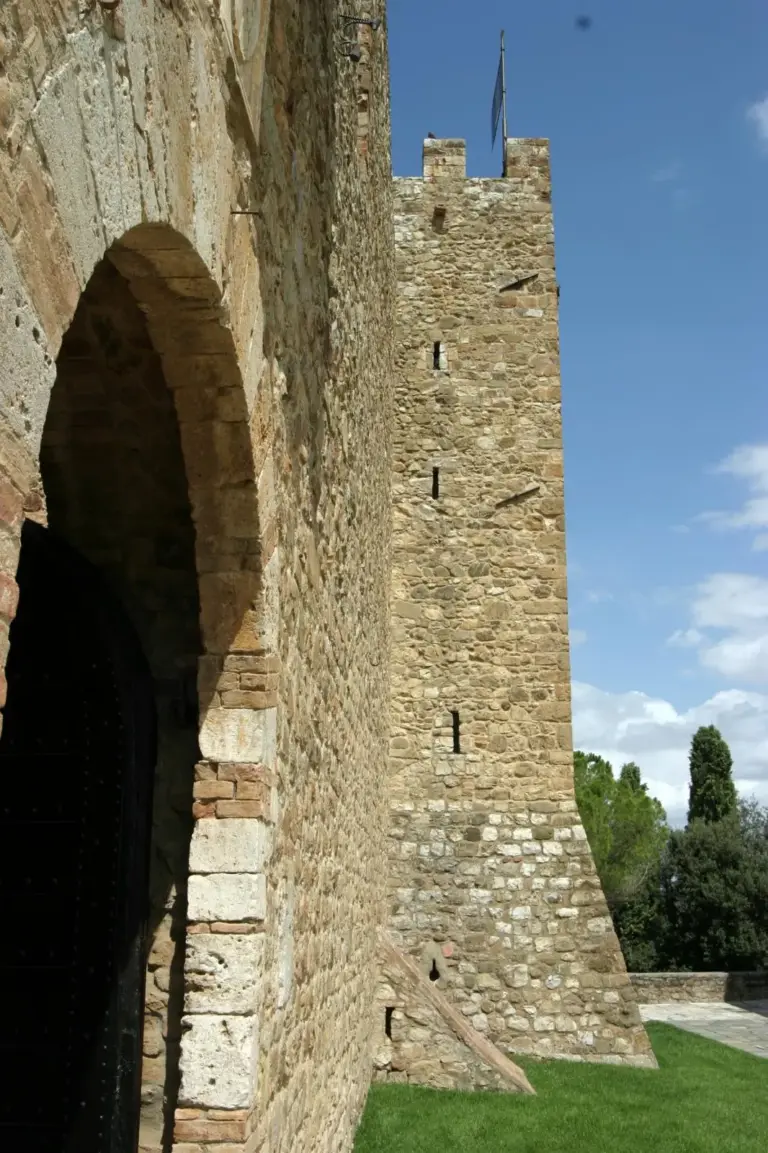 Castello di Poggio alle Mura - Castello Banfi 5