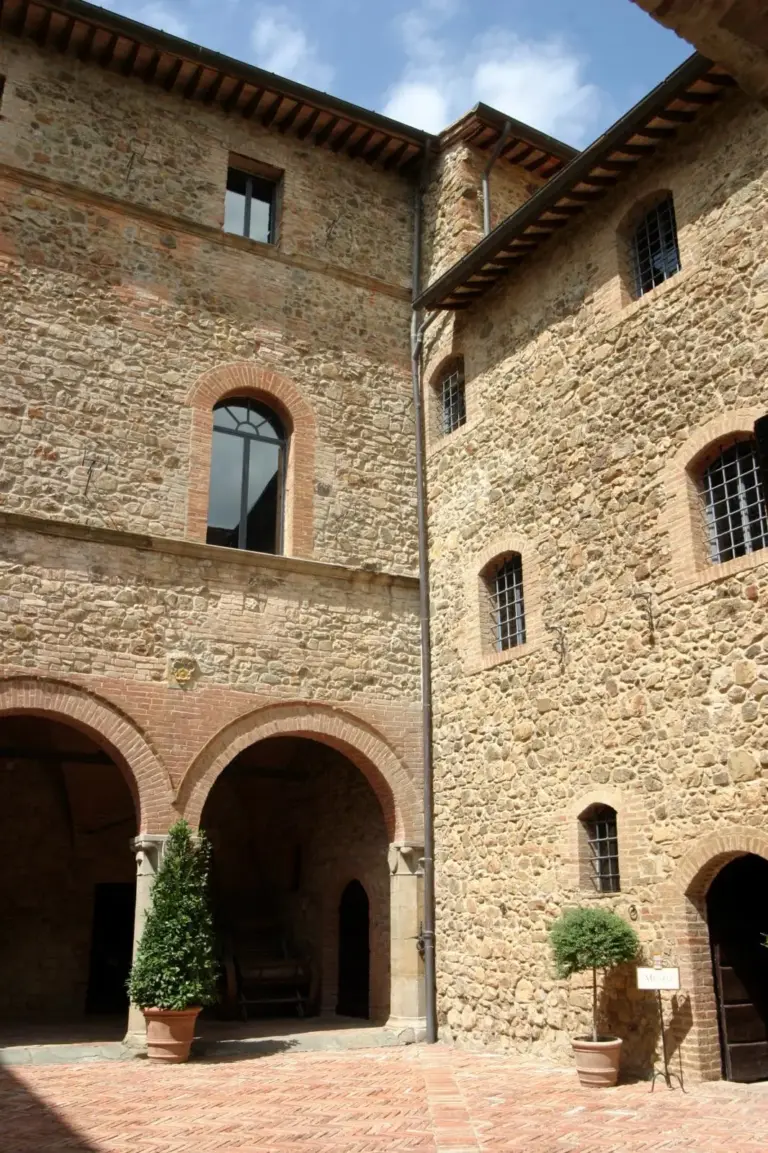 Castello di Poggio alle Mura - Castello Banfi 7