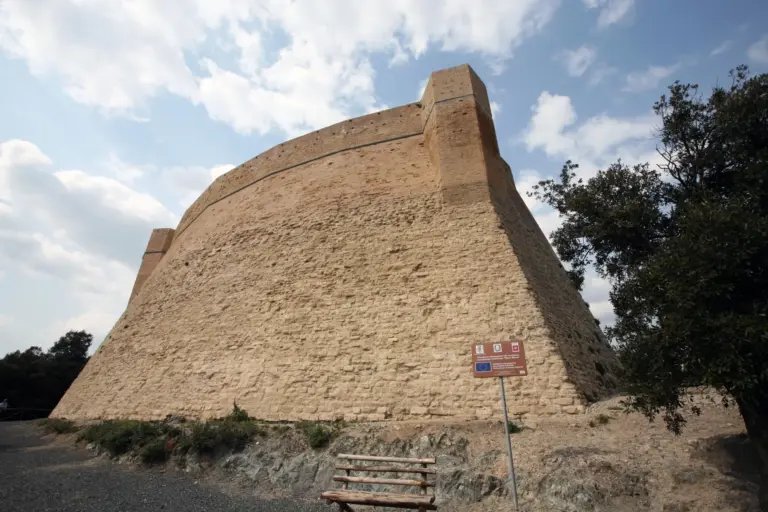 Rocca Sillana 1