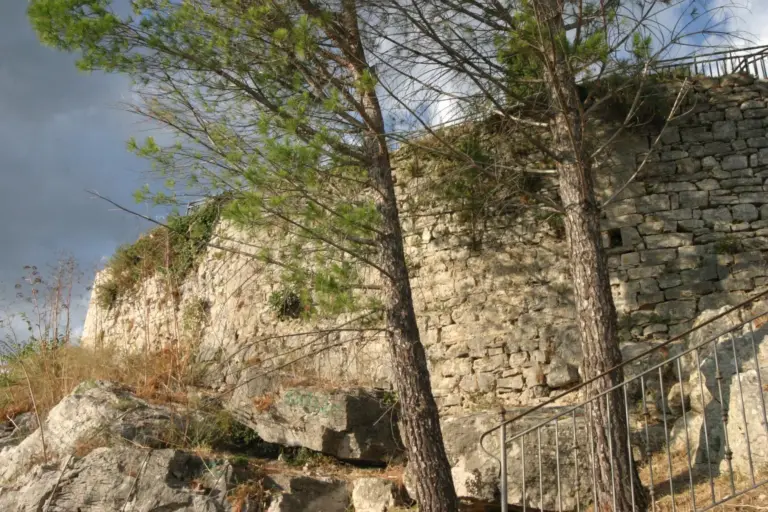 Castello di Rocchette di Fazio 5