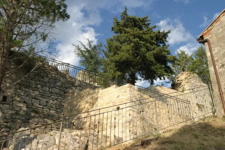Castello di Rocchette di Fazio 9