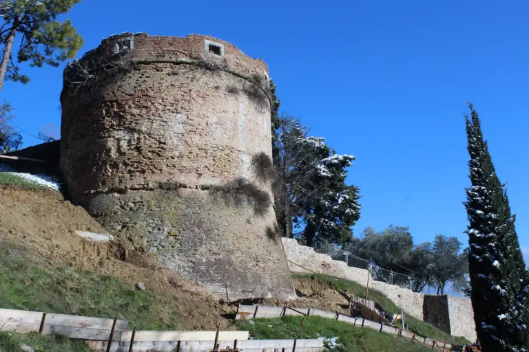 Rocca di Montestaffoli e Mura di San Gimignano 13