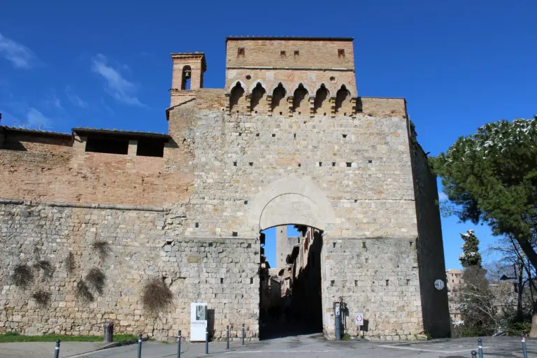 Rocca di Montestaffoli e Mura di San Gimignano 17