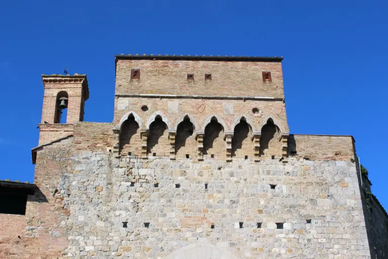 Rocca di Montestaffoli e Mura di San Gimignano 18