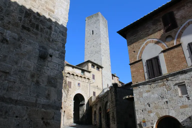 Rocca di Montestaffoli e Mura di San Gimignano 19