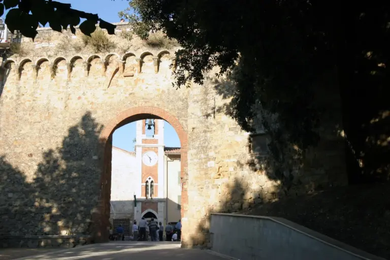 Mura di San Quirico d'Orcia 15