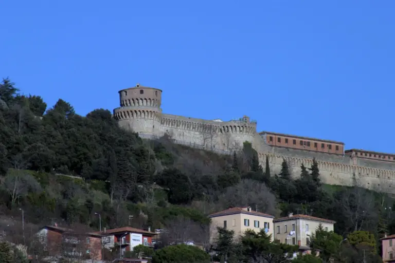 Rocca Medicea e Mura di Volterra 5